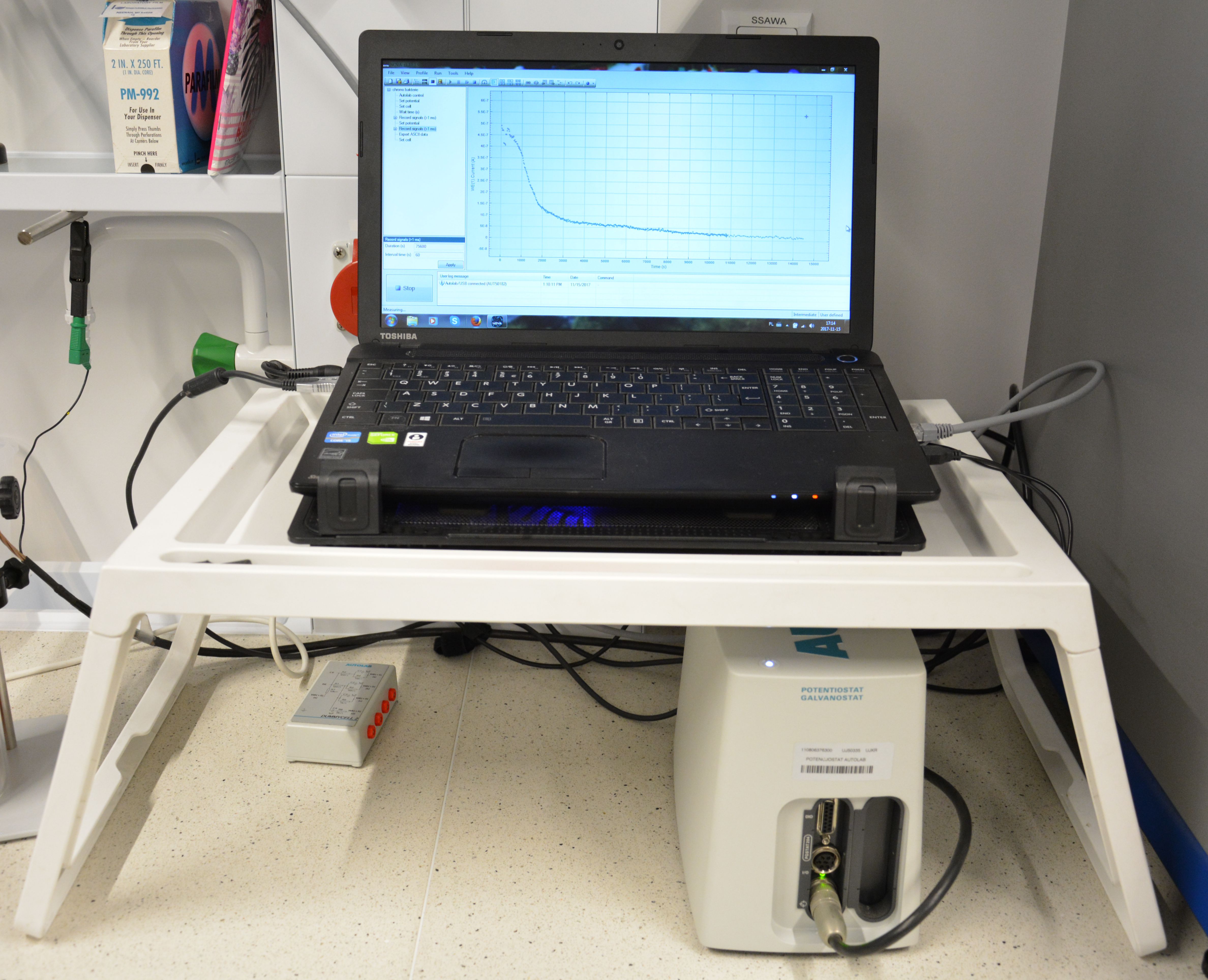 Autolab PSTAT 204 potentiostat with a laptop connected to the instrument
